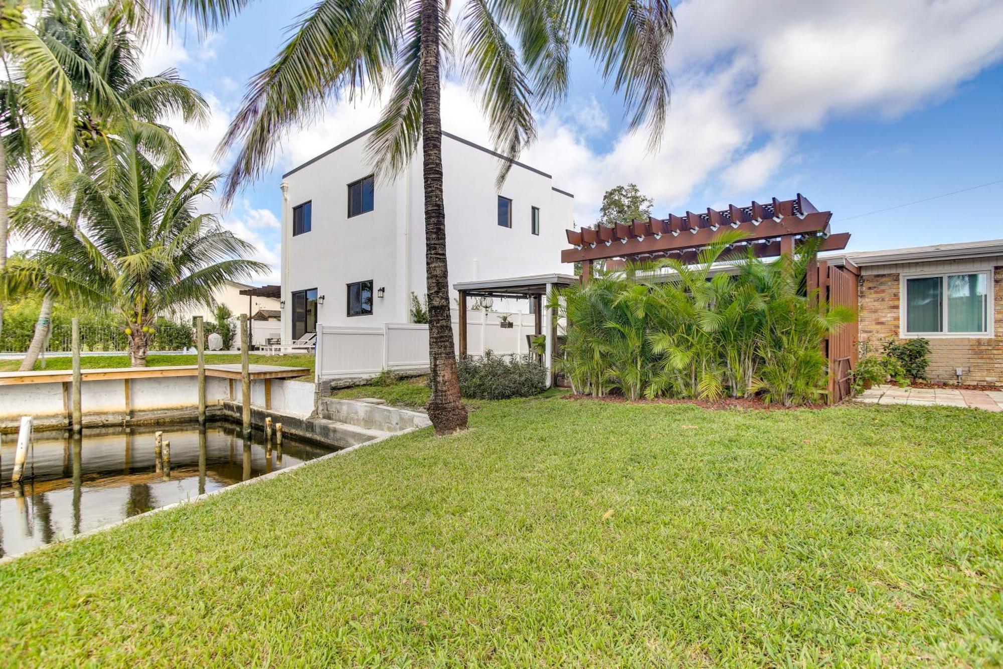 Canal Side Retreat With Dock, By Hollywood Boardwalk Fort Lauderdale Ngoại thất bức ảnh
